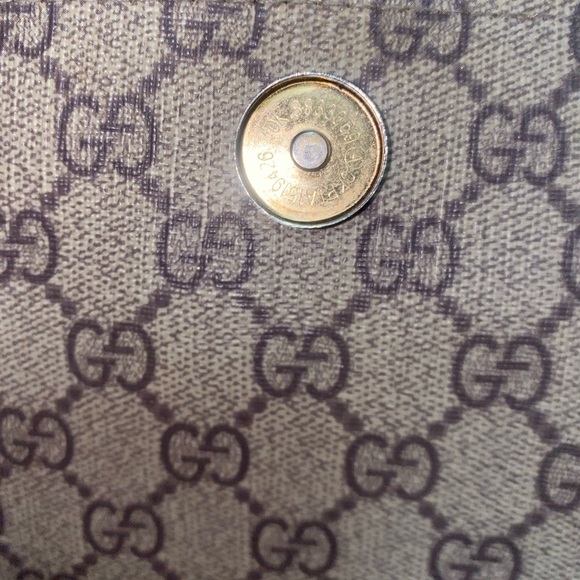 Gucci Beige and Black Shoulder Bag with Red Stripe - Picture 3 of 4